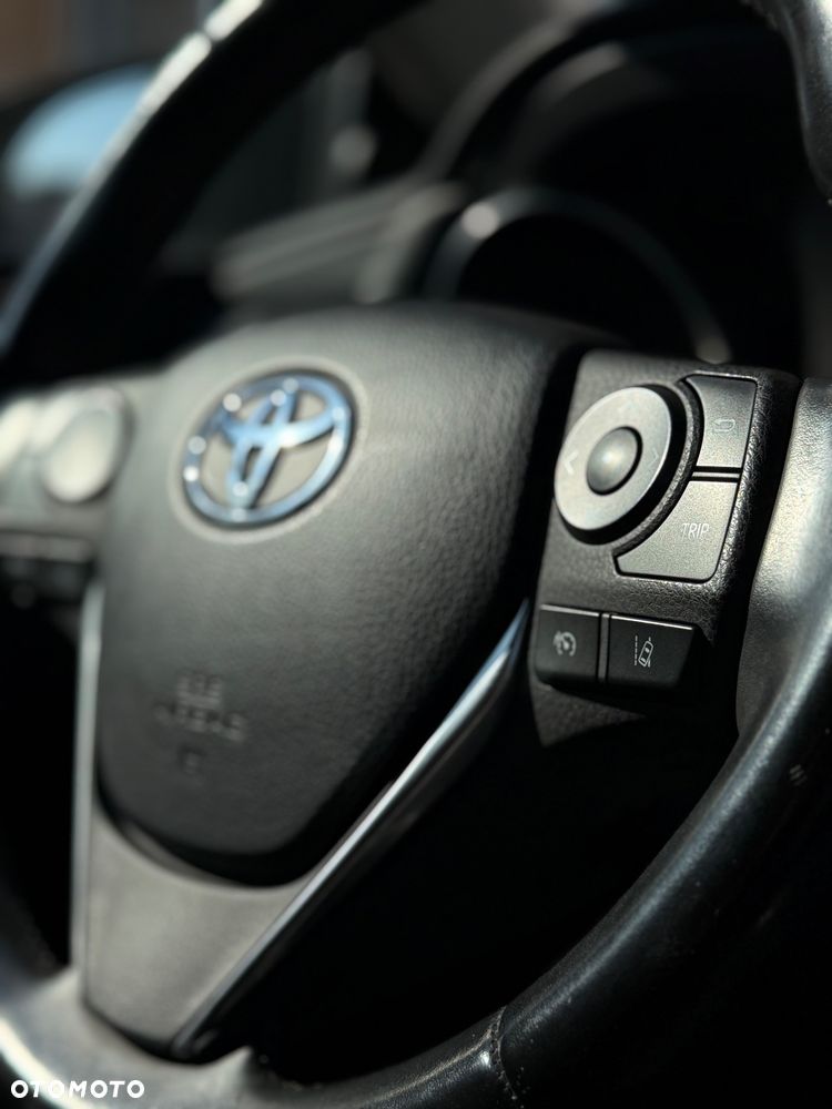 Toyota Auris 1.6 D-4D Prestige - 36