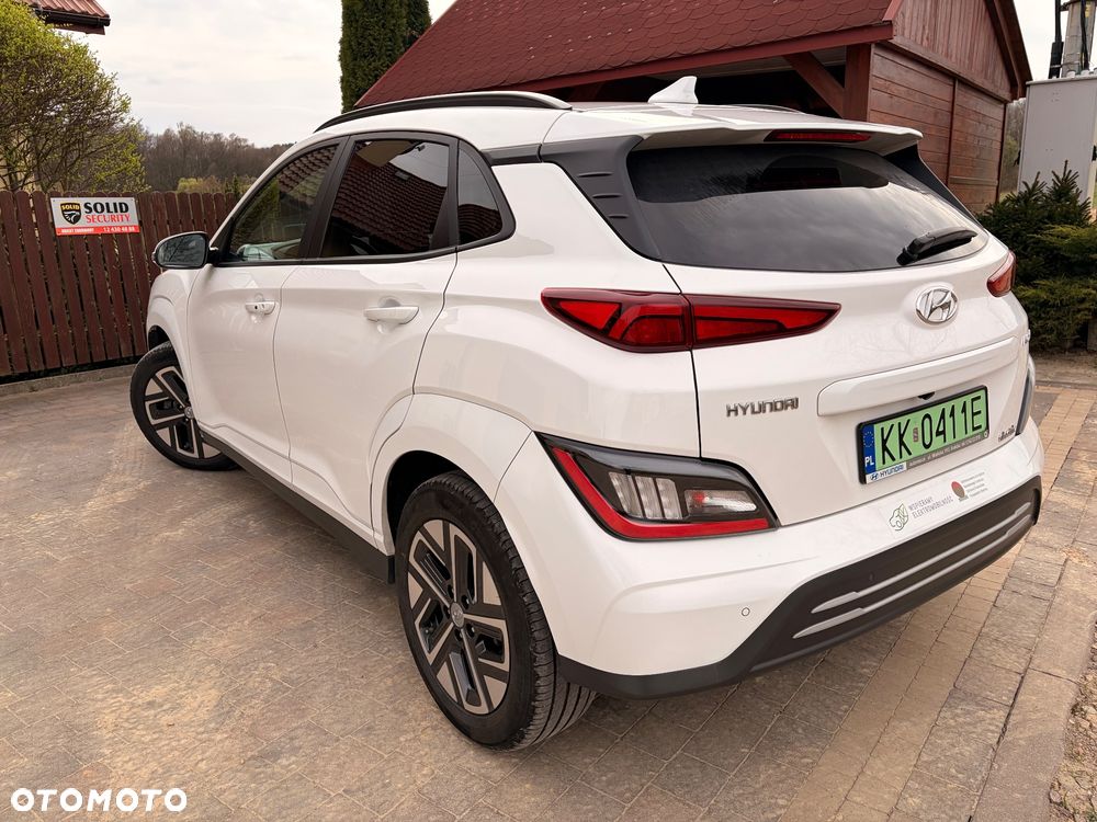 Hyundai Kona 64kWh Executive - 6