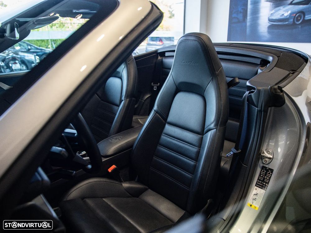 Porsche 911 (992) Turbo PDK - 30
