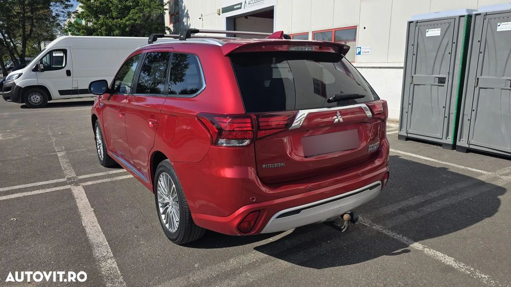 Mitsubishi Outlander PHEV 2.4 L 4X4 Instyle - 6