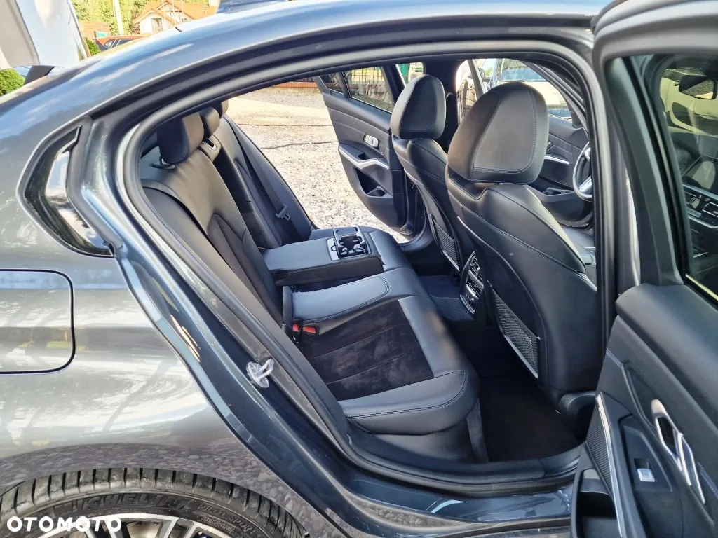 BMW Seria 3 - 16