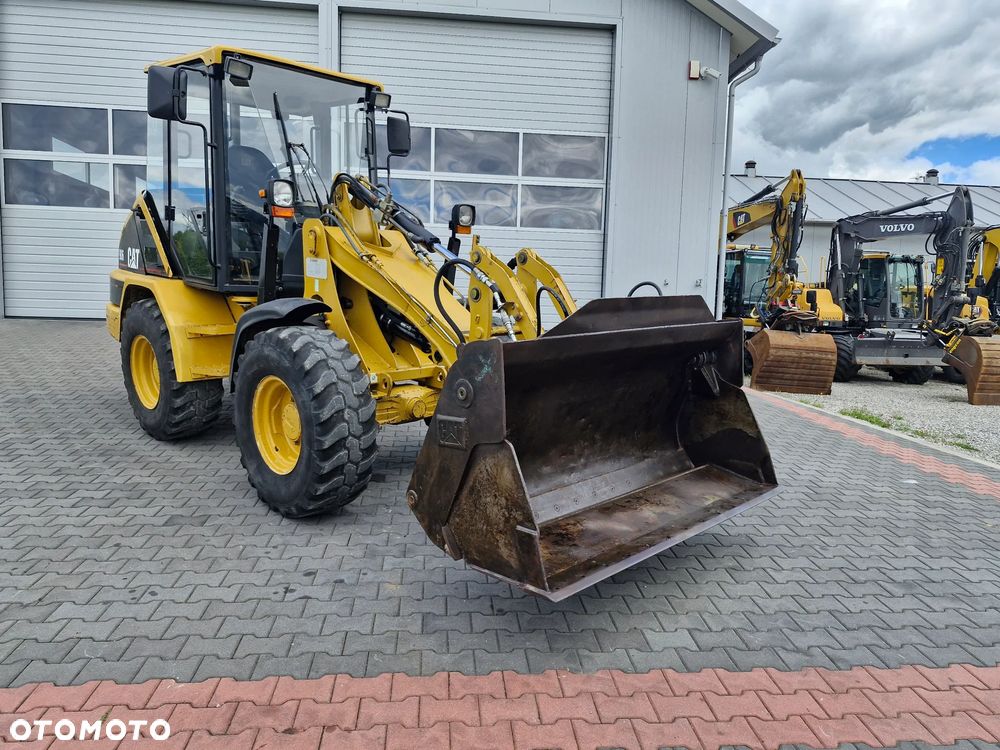Caterpillar 906 - 9