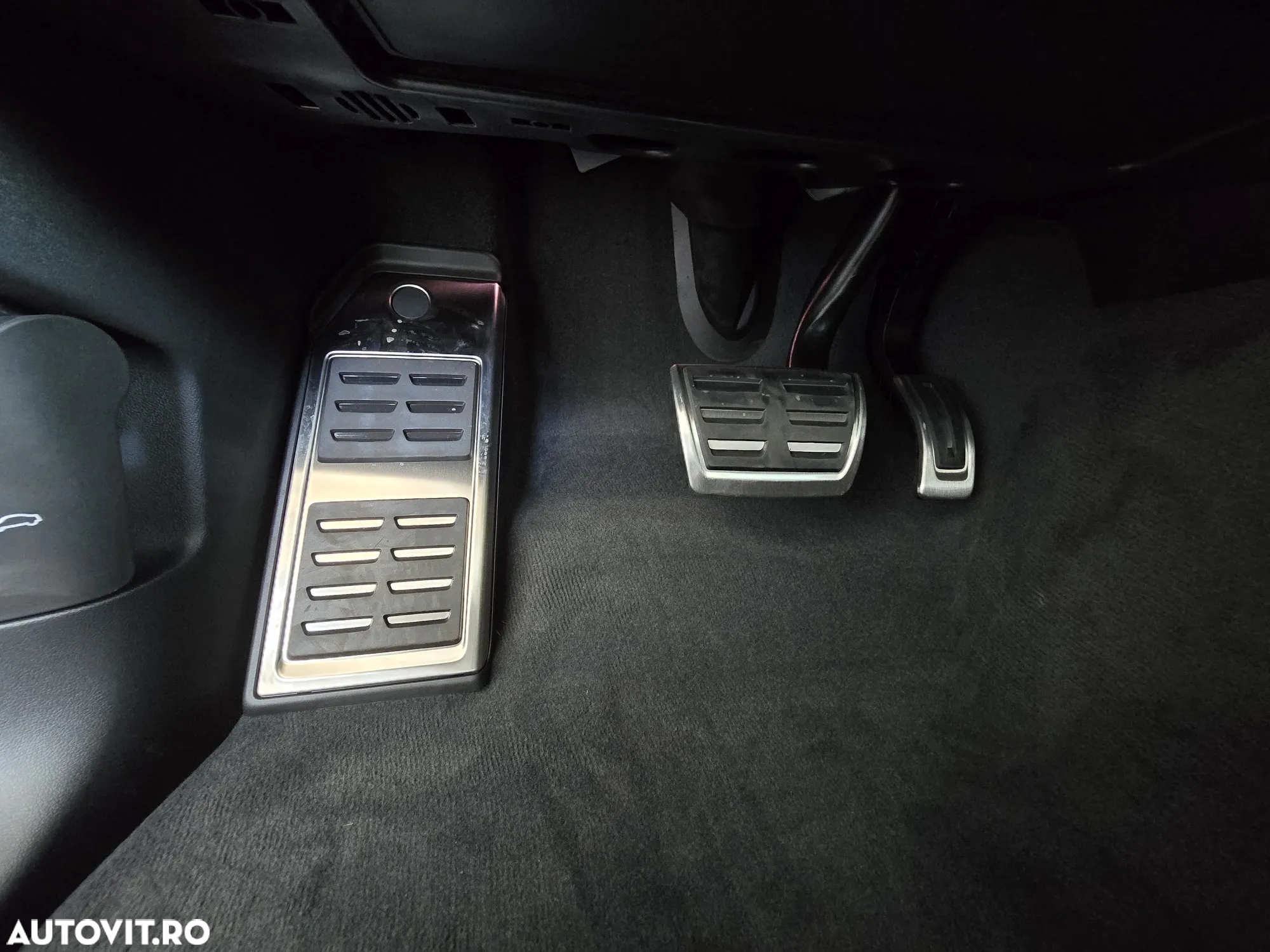 Volkswagen Touareg - 14