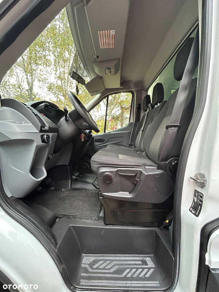 Ford Transit - 32
