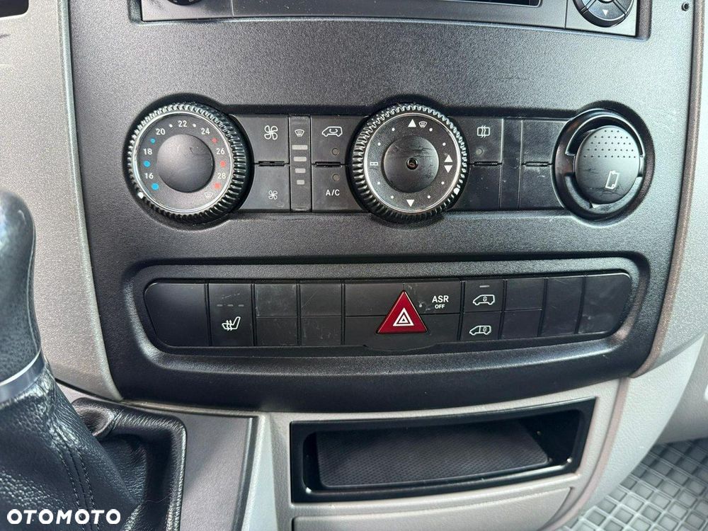 Mercedes-Benz Sprinter - 15