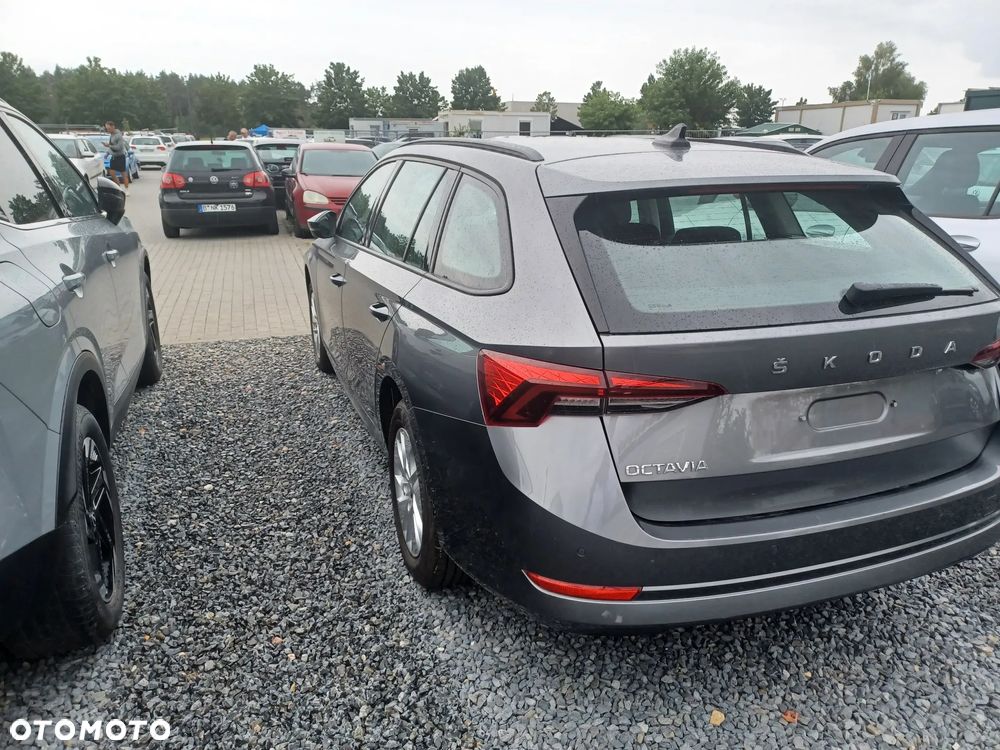 Skoda Octavia 2.0 TDI Ambition DSG - 6