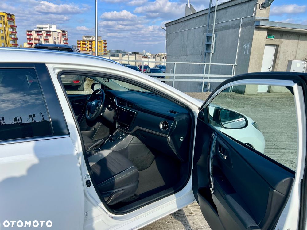 Toyota Auris - 16