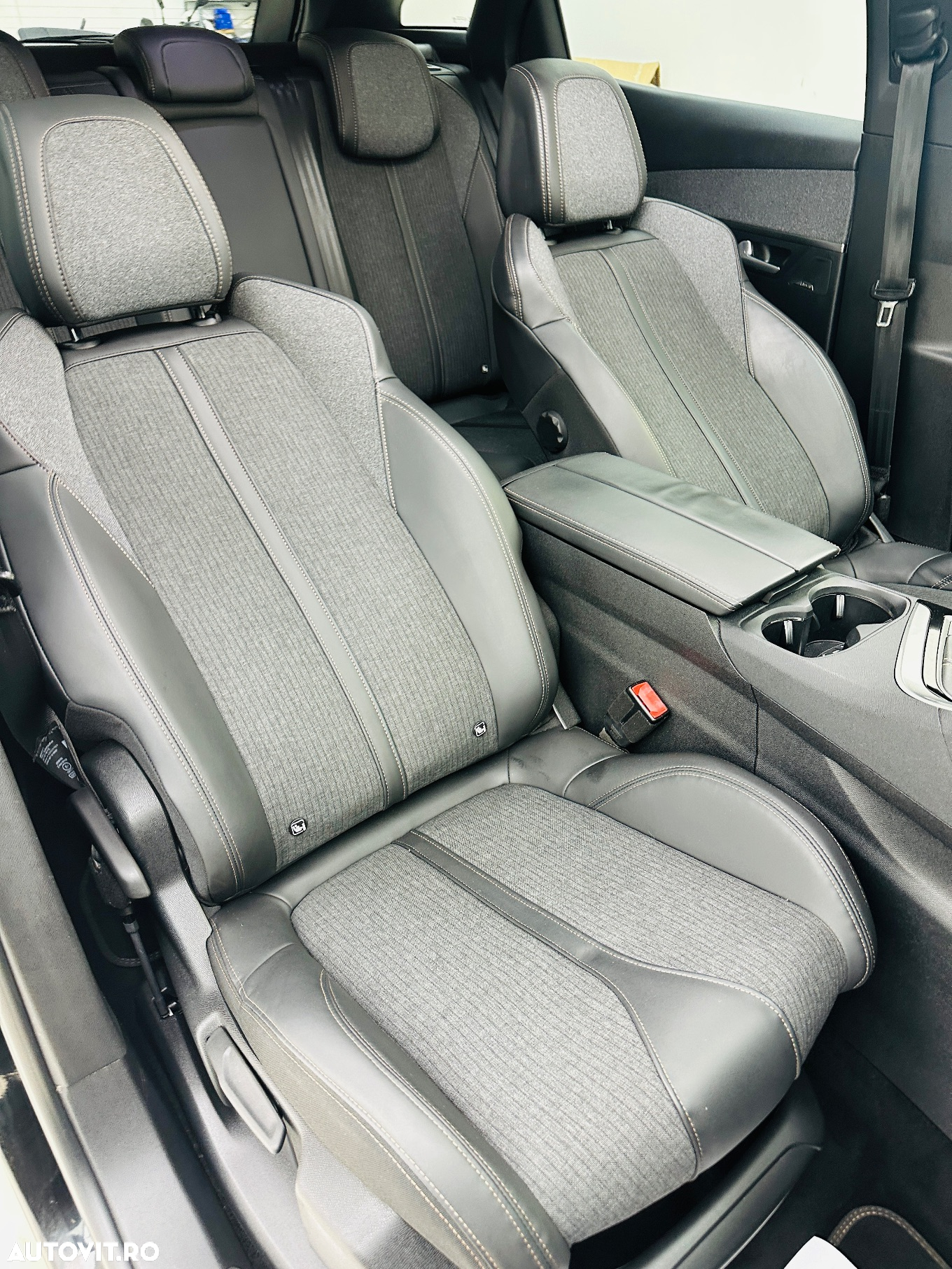 Peugeot 3008 PureTech 130 Stop & Start GPF Allure Pack - 27