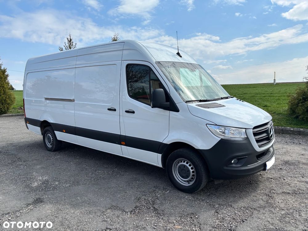 Mercedes-Benz Sprinter - 2