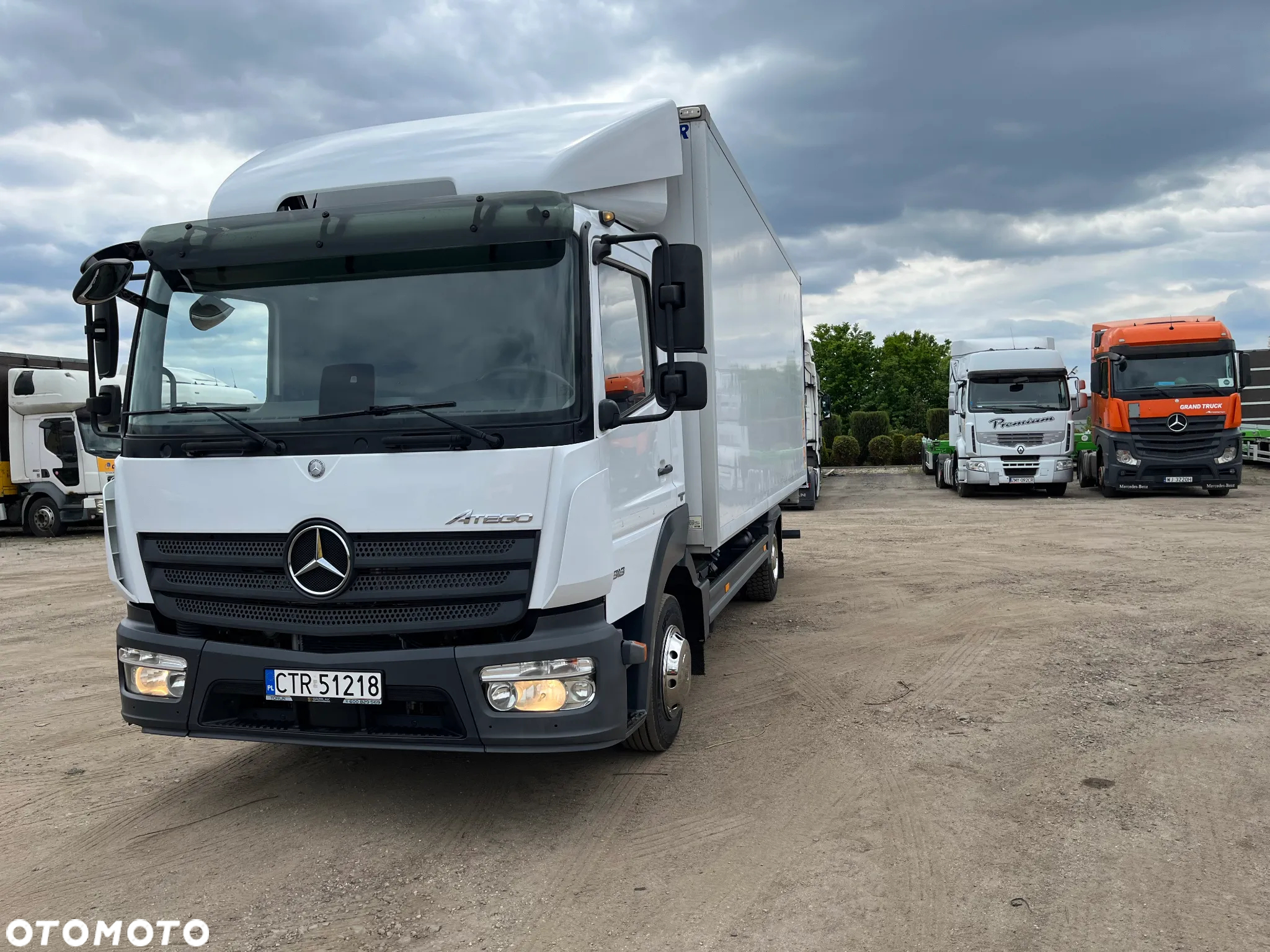 Mercedes-Benz - 2