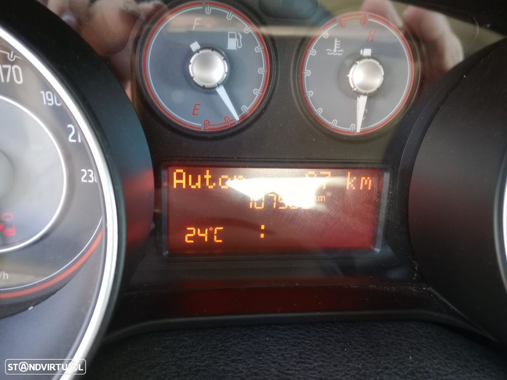 Fiat Punto 1.3 M-Jet Easy S&S - 8