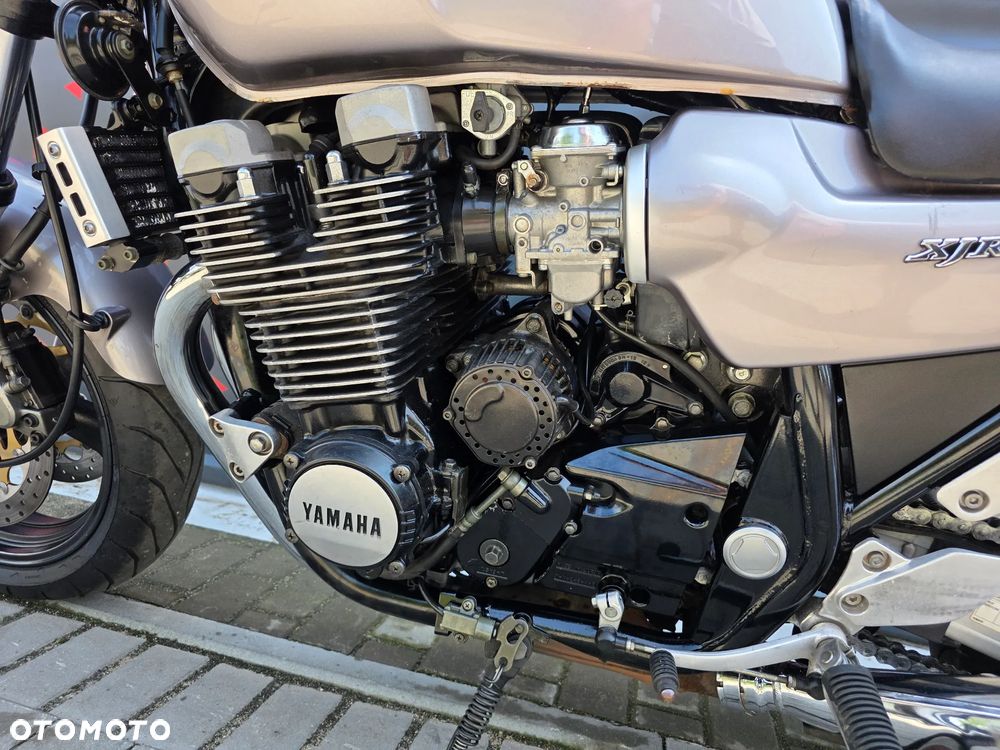 Yamaha XJR - 11