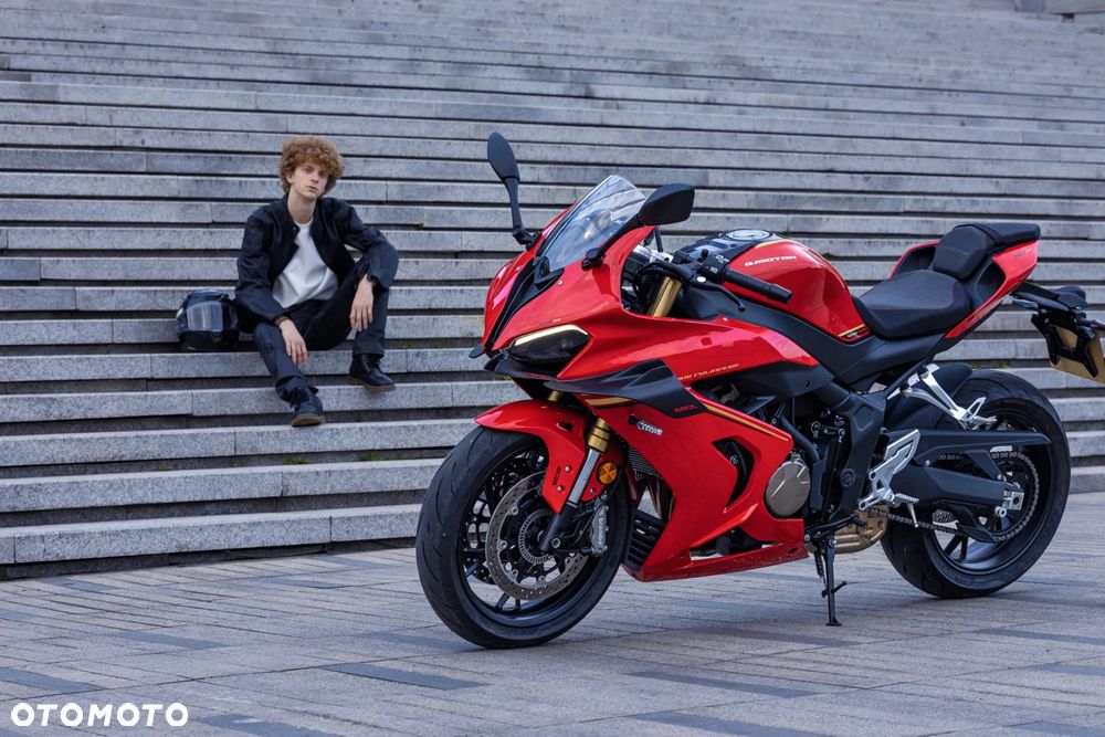 QJMOTOR SRK 800RR - 1