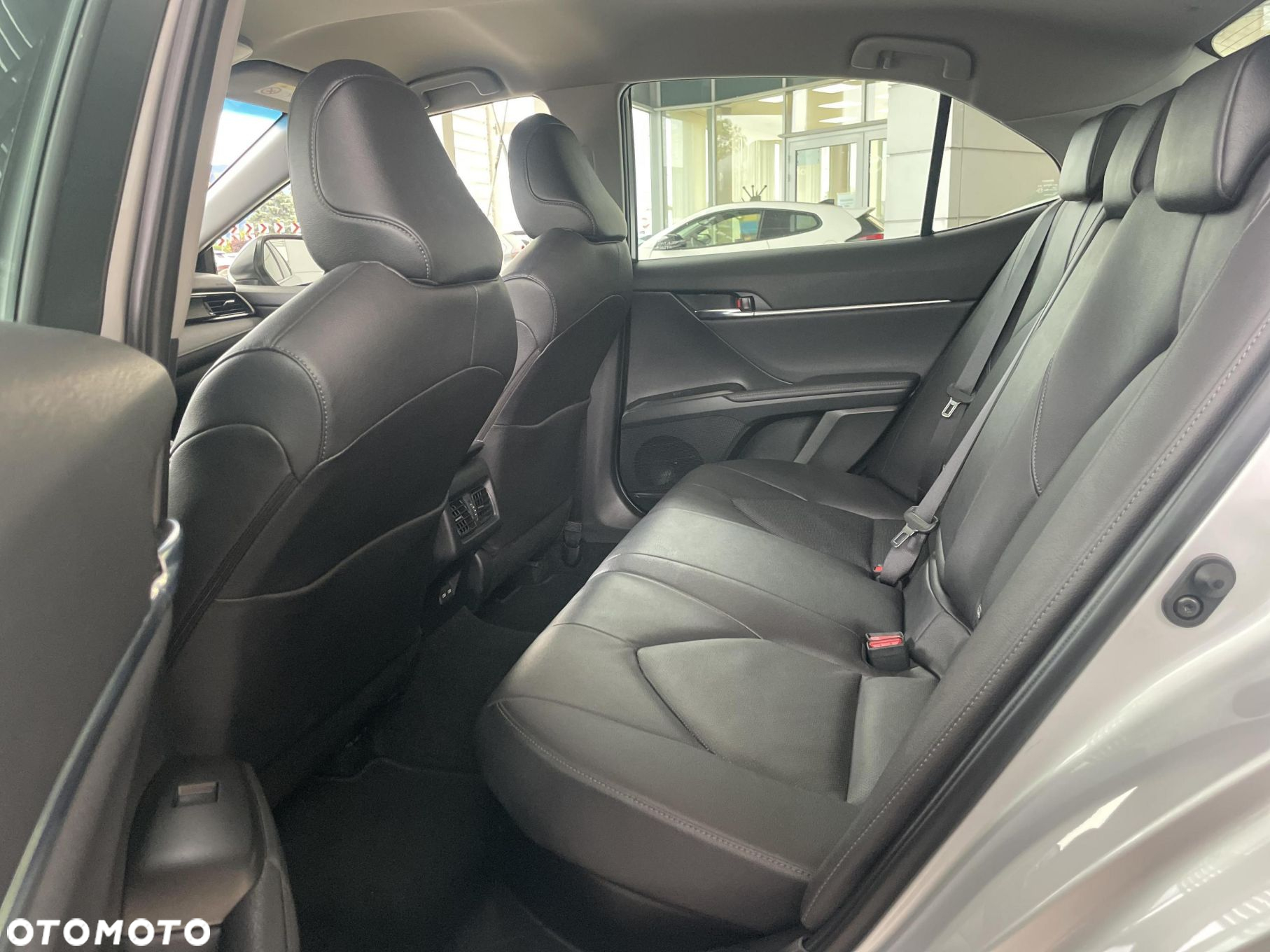 Toyota Camry - 14