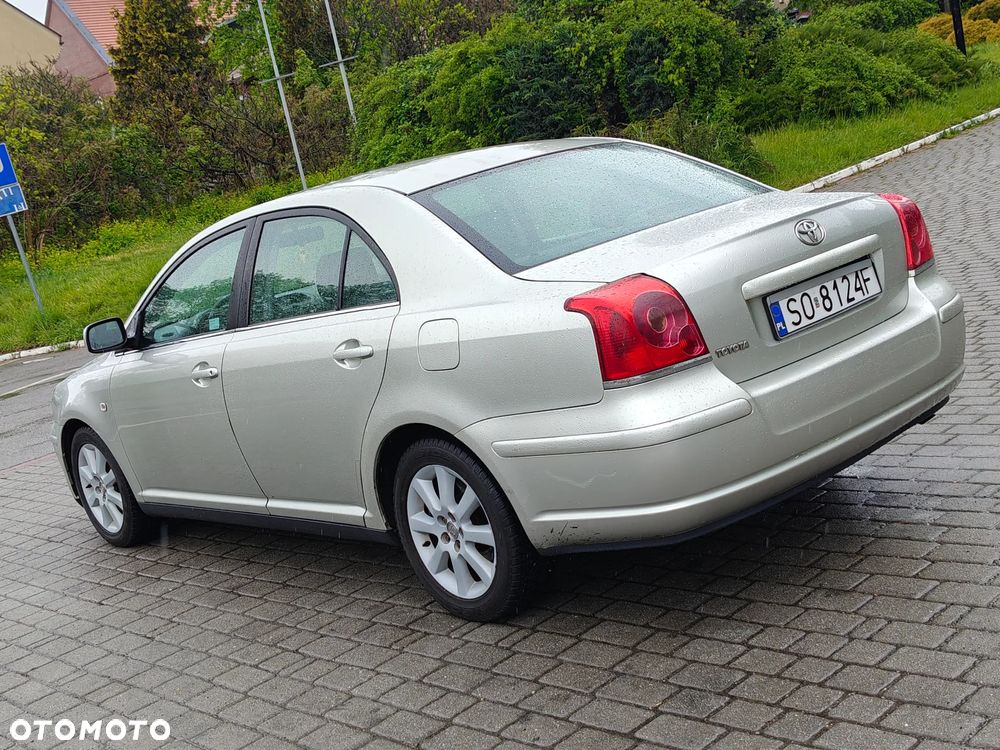 Toyota Avensis 1.8 VVT-i Sol - 16