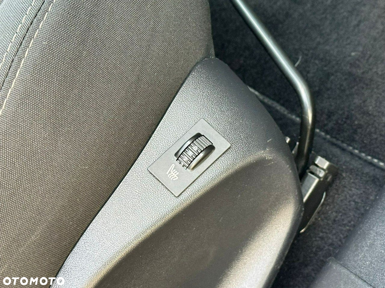 Peugeot 2008 e-HDi FAP 115 STOP & START Business-Line - 24