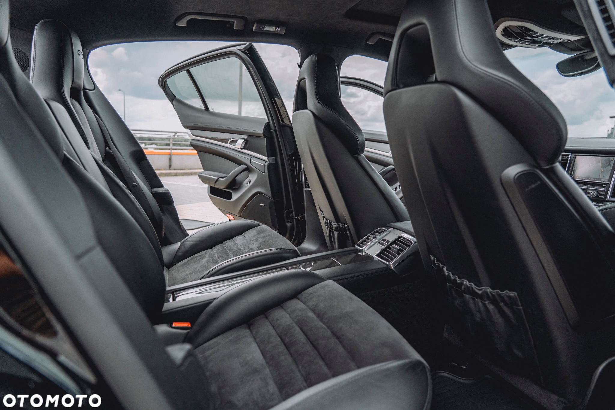 Porsche Panamera GTS - 26