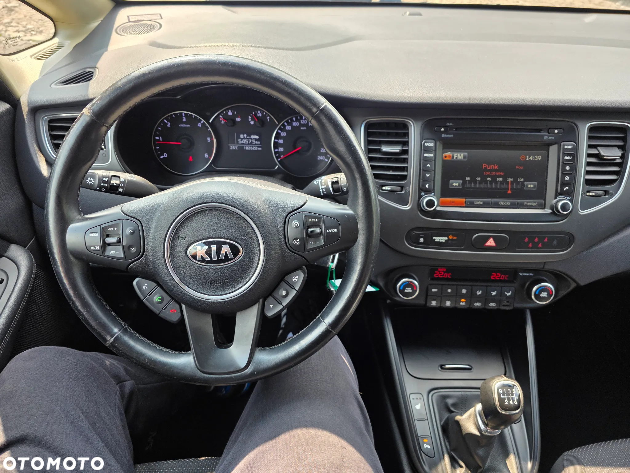 Kia Carens 1.7 CRDi 115 Fifa World Cup Edition - 24
