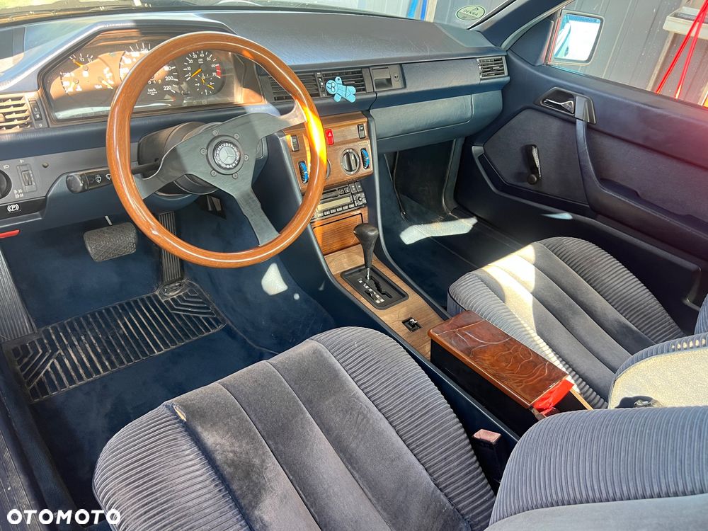 Mercedes-Benz W124 (1984-1993) - 13