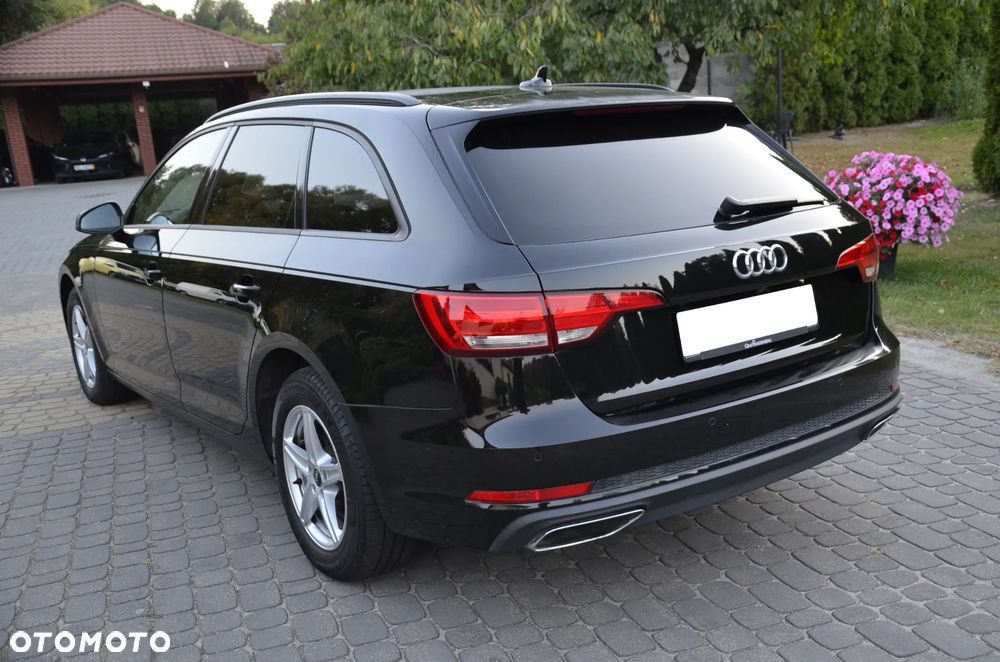 Audi A4 Avant 30 TDI S tronic design - 15
