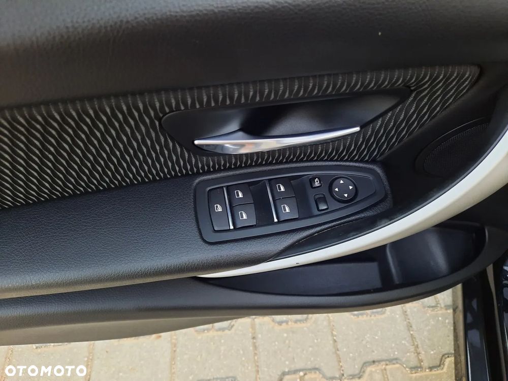 BMW Seria 3 318i Edition Luxury Line Purity - 15