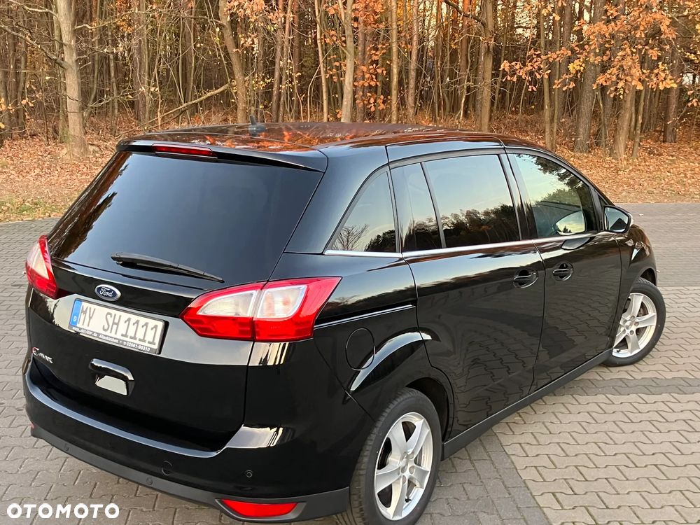 Ford Grand C-MAX - 11