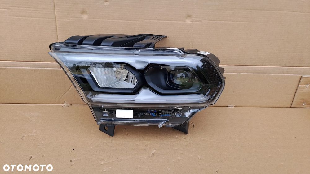 DODGE DURANGO LIFT 21- LEWA LAMPA FULL LED ORYGINAŁ 68433783AE - 1