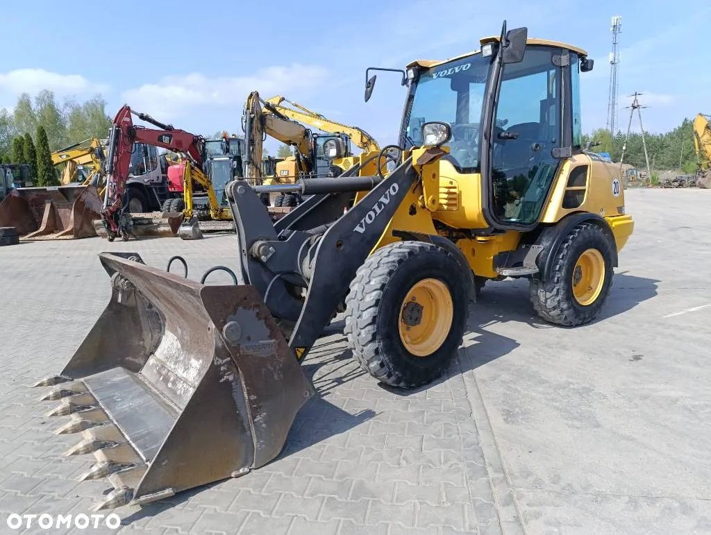 Volvo L25F - 1
