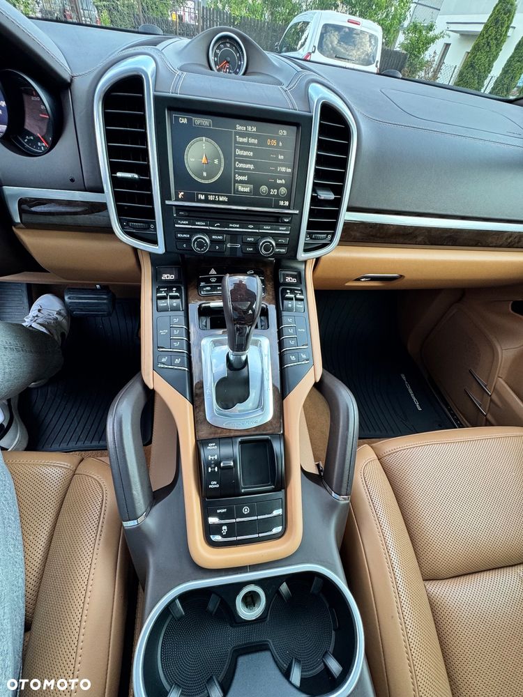 Porsche Cayenne - 16