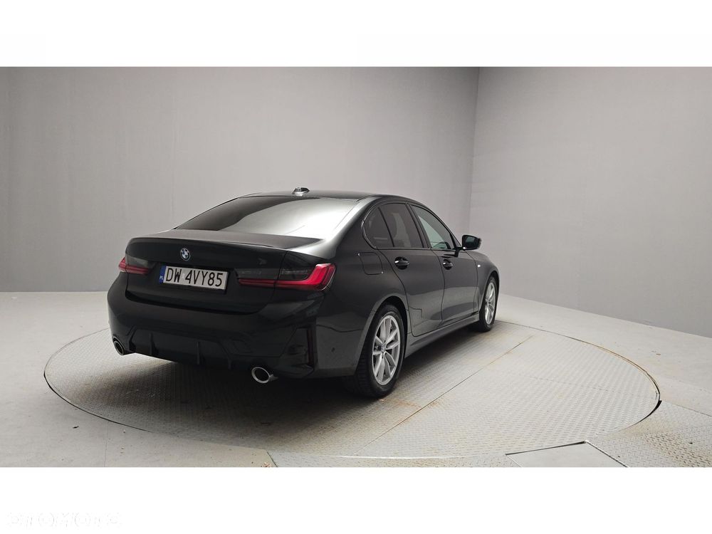 BMW Seria 3 320d xDrive mHEV M Sport - 5