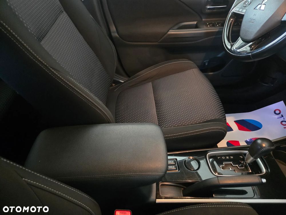 Mitsubishi Outlander 2.0 2WD CVT Diamant - 19