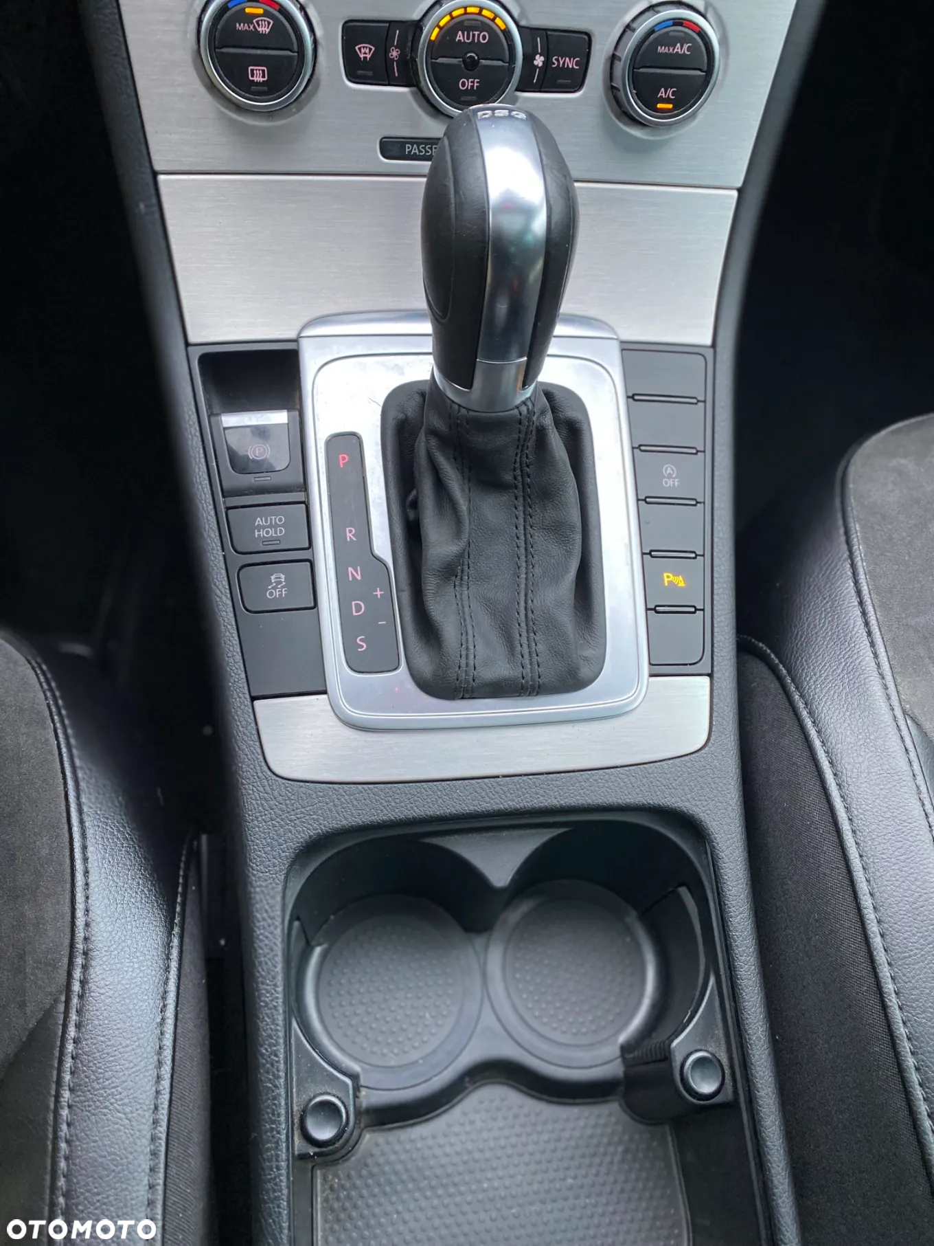 Volkswagen Passat Variant 2.0 TDI DSG BlueMotion Technology Comfortline - 31