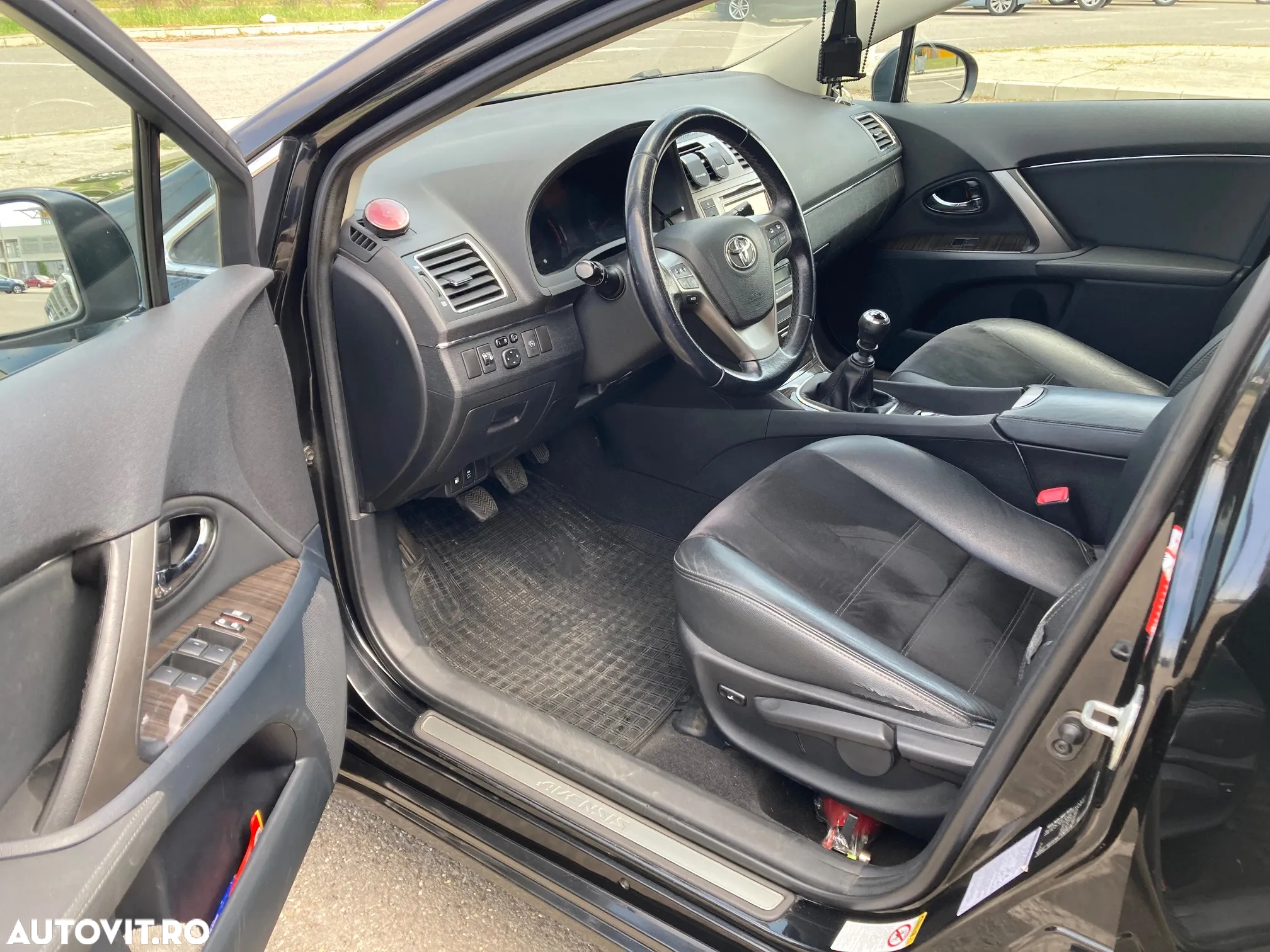 Toyota Avensis 2.0 D-4D Executive - 8