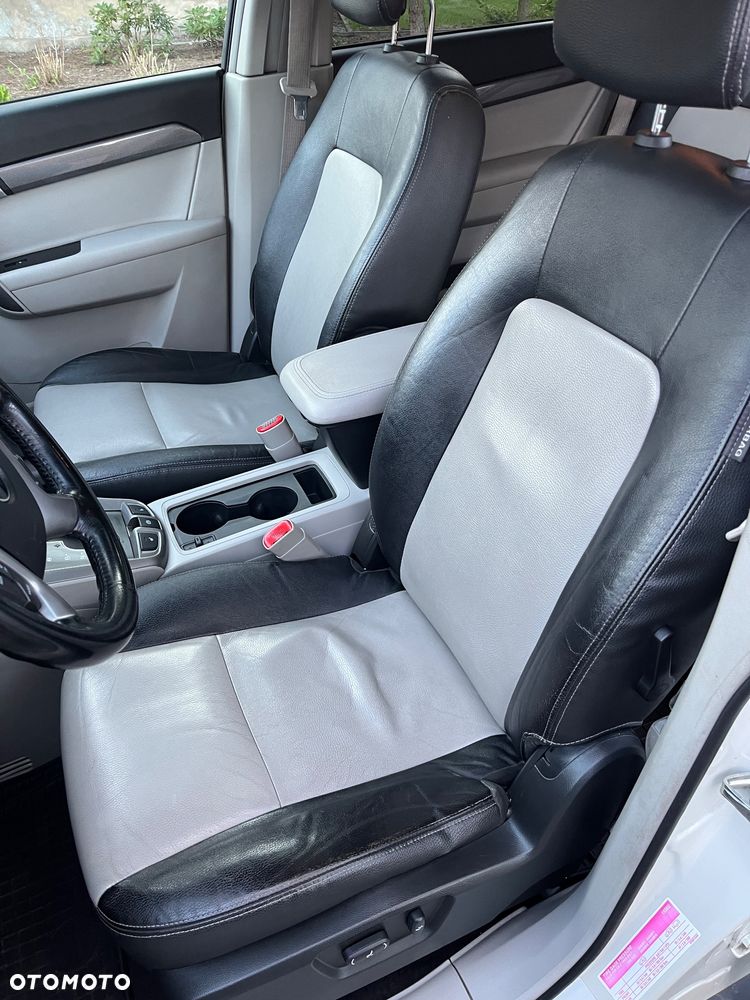 Chevrolet Captiva 2.2 D LTZ - 24