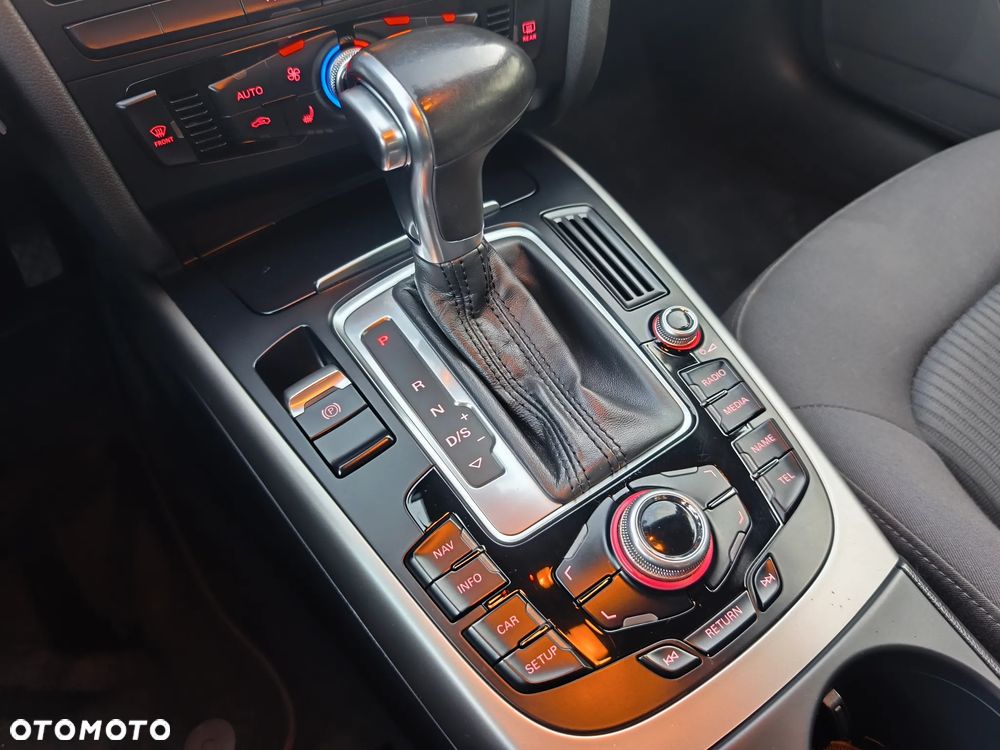Audi A4 Avant 2.0 TDI Quattro S tronic - 5