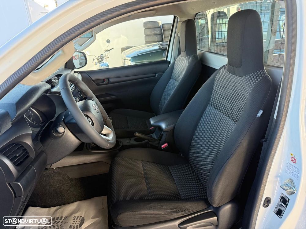 Toyota Hilux - 11