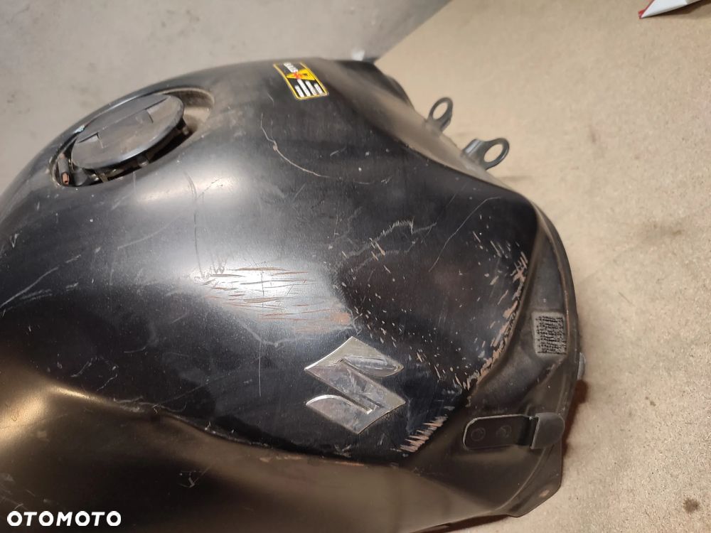 Bak, zbiornik paliwa Suzuki GSR 600 - 5