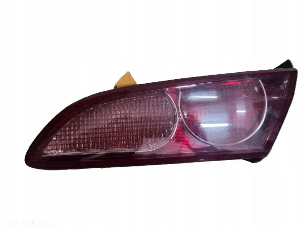 ALFA ROMEO 159 05-11 KOMBI LAMPA PRAWY TYŁ PRAWA TYLNA PT W KLAPĘ EU