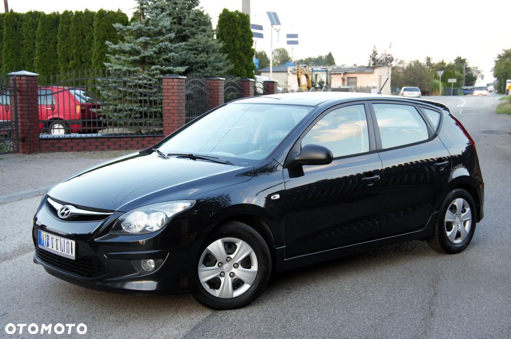 Hyundai i30 1.6 CRDi Comfort EU5 - 17