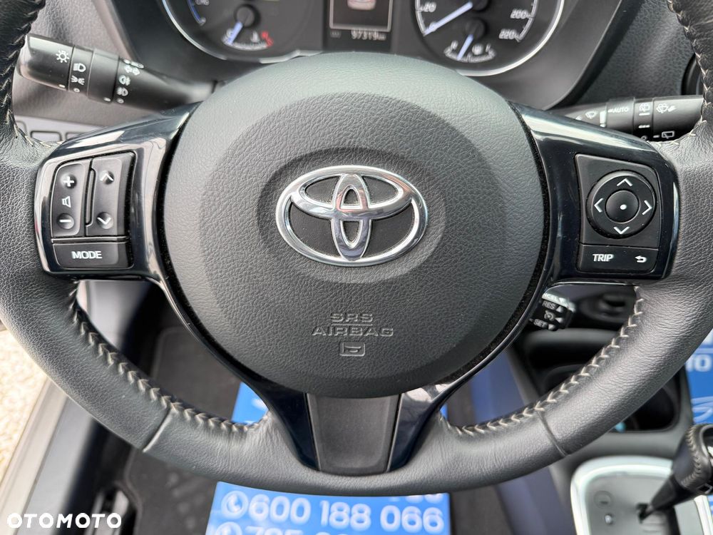 Toyota Yaris Hybrid 100 Active EU6 - 26