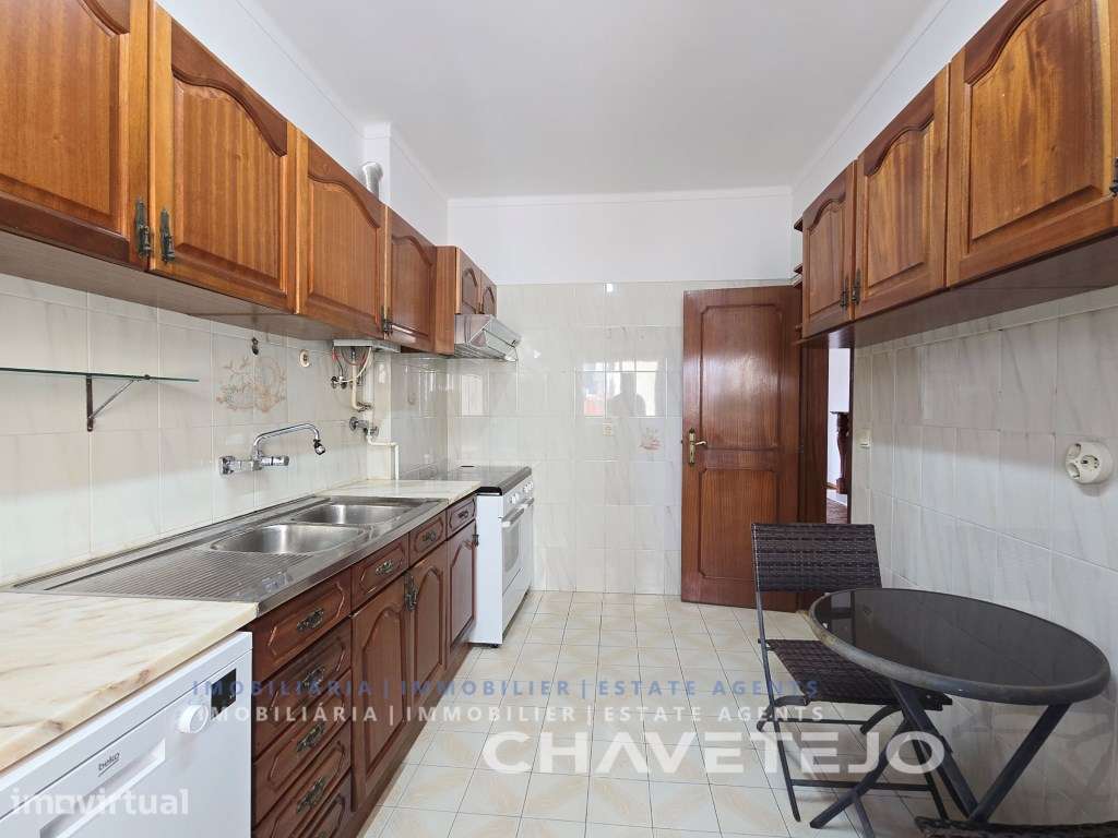 Apartamento T2 com garagem dupla e vista para o Castelo de Tomar - Grande imagem: 4/32