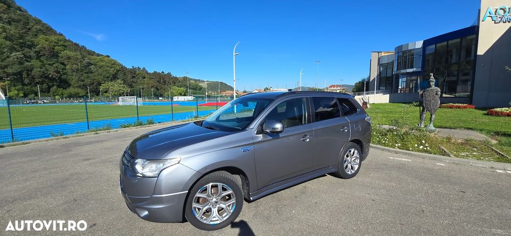 Mitsubishi Outlander - 34