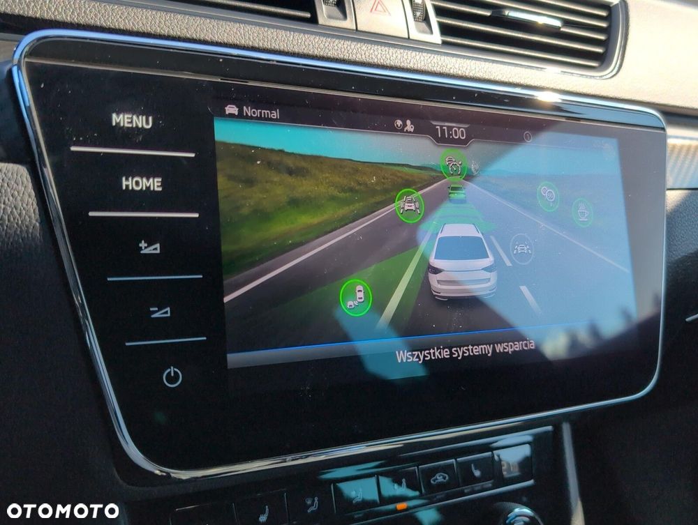 Skoda Superb 2.0 TDI SCR Sportline DSG - 31