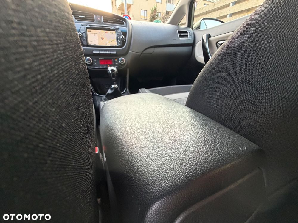 Kia Ceed 1.6 GDI Platinum Edition - 38