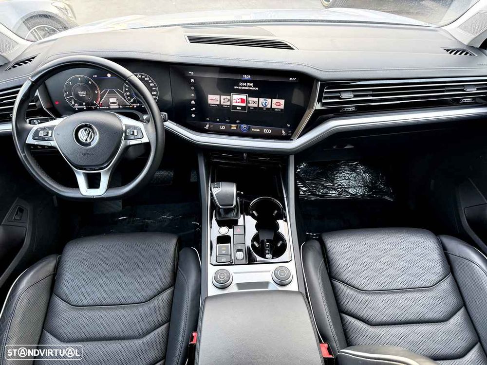 VW Touareg 3.0 TDI V6 Elegance Plus - 9