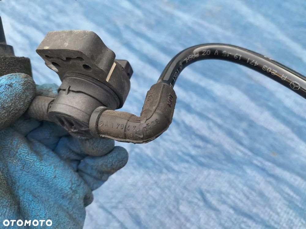 ZAWÓR CZUJNIK RURKA PRZEWÓD ODPOWIETRZAJACY RURKA OPARÓW PALIWA ZBIORNIK PODCIŚNIENIA SILNIKA POWIETRZA A2034711915 A0044705593 MERCEDES CLK W209 3.0 V6 CLC W203 3.5 - 4