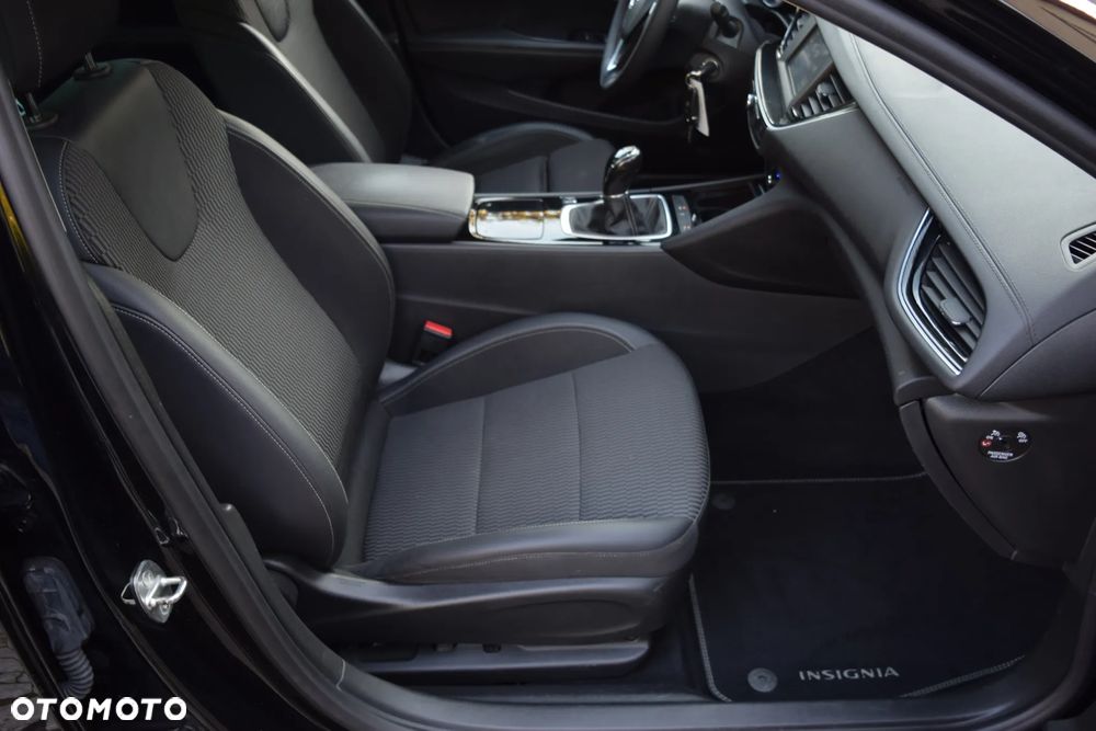 Opel Insignia 1.5 T Enjoy S&S - 11