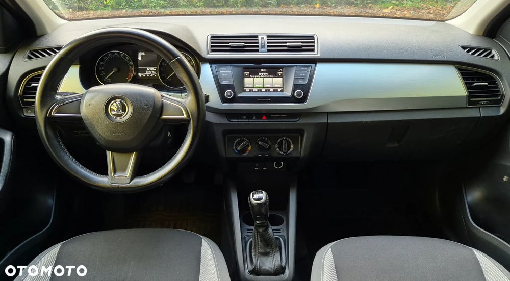 Skoda Fabia 2015 photo 5