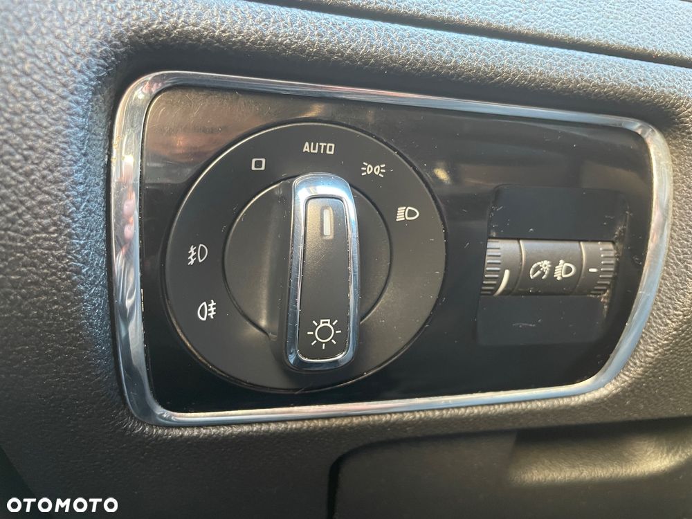 Skoda Superb 2.0 TDI Elegance - 34