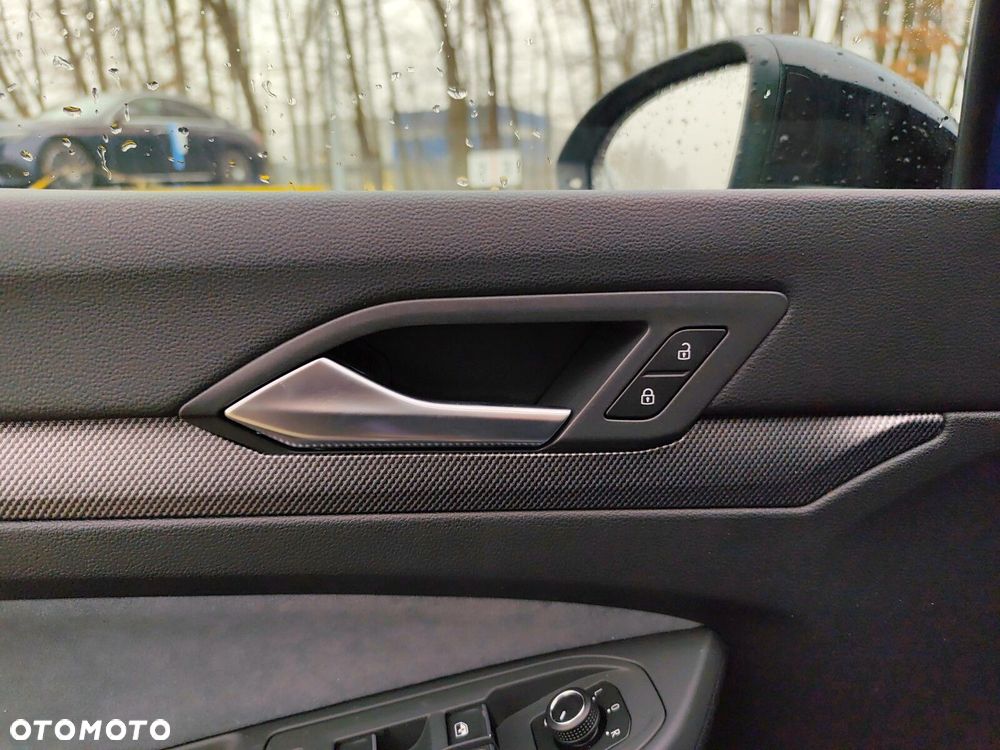 Volkswagen Golf - 25